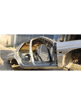 1997 FORD ESCORT SEDAN SAĞ KESME MARŞPİYEL VE ORTA DİREK