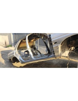 1997 FORD ESCORT SEDAN SAĞ KESME MARŞPİYEL VE ORTA DİREK