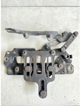 718443607 BMW F10 5 SERİSİ SAĞ KAPUT MENTEŞESİ