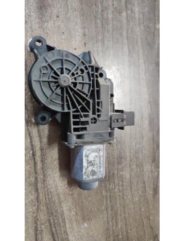 6R0 959 811 D 2012 SKODA FABİA ARKA SAĞ CAM MOTORU