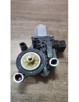 6R0 959 811 D 2012 SKODA FABİA ARKA SAĞ CAM MOTORU