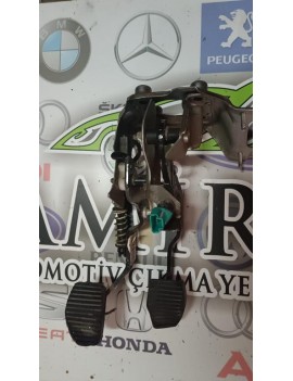 2017 PEUGEOT PARTNER DEBRİYAJ VE FREN PEDALI 