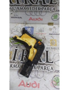 2018 MEGAN 4 SAĞ ÖN İÇ KAPLAMA  768368753R