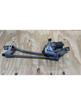 31378674 2019 VOLVO V40 ÖN CAM SİLECEK MOTORU