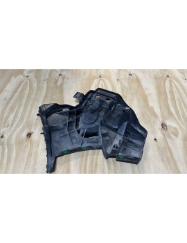 31395104 2019 VOLVO V40 SAĞ ARKA TAMPON BRAKETİ