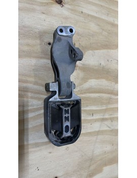 31430427 2019 VOLVO V40 MOTOR MONTAJ BRAKETİ