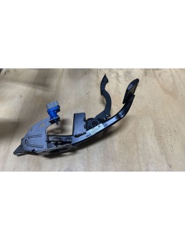 31445638-31260597 VOLVO V40 FREN VE GAZ PEDAL SETİ
