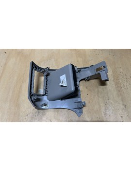 8632975 2019 VOLVO V40 ÖN GÖĞÜS PLASTİK
