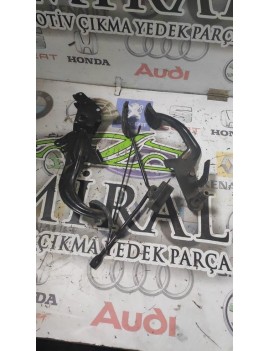 RENAULT LAGUNA 1 FREN DEBRİYAJ GAZ PEDALI