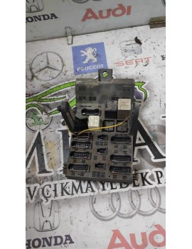 RENAULT LAGUNA 1 SİGORTA KUTUSU 770329763