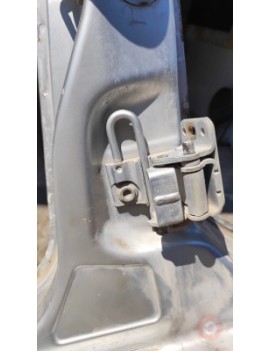 VW BORA SOL ARKA KENDİNDEN GERGİLİ ALT MENTEŞE 
